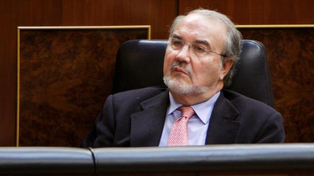 El exvicepresidente segundo del Gobierno y ministro de Economía, Pedro Solbes, en su escaño del Congreso de los Diputados en 2008.