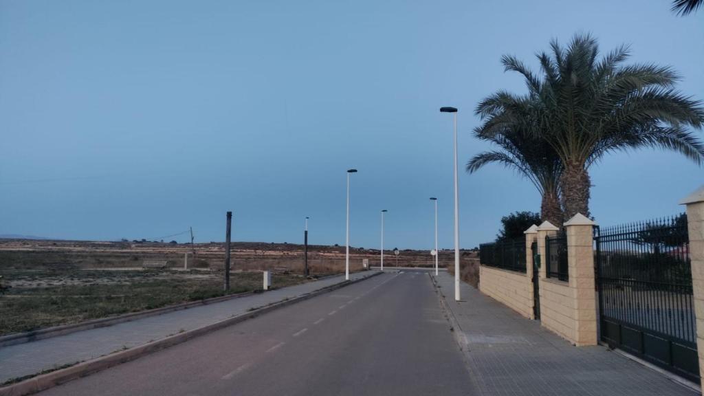 Una de las casas afectadas por la proximidad de las fotovoltaicas, en este caso en la pedanía de Valverde.