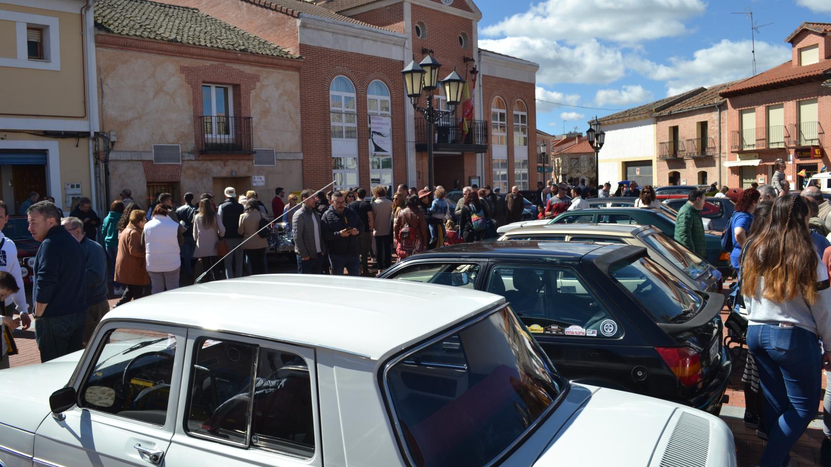 Concentración de coches clásicos en Aldeamayor (6).JPG