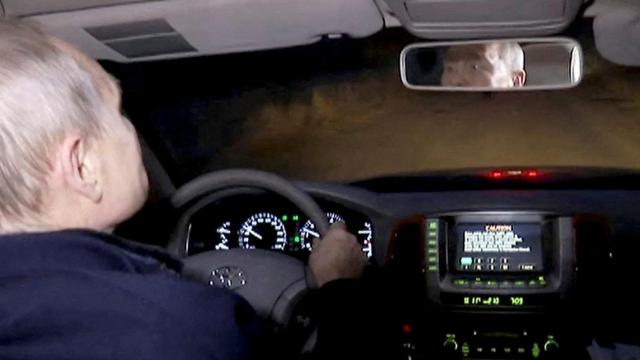 Vladímir Putin en un coche.