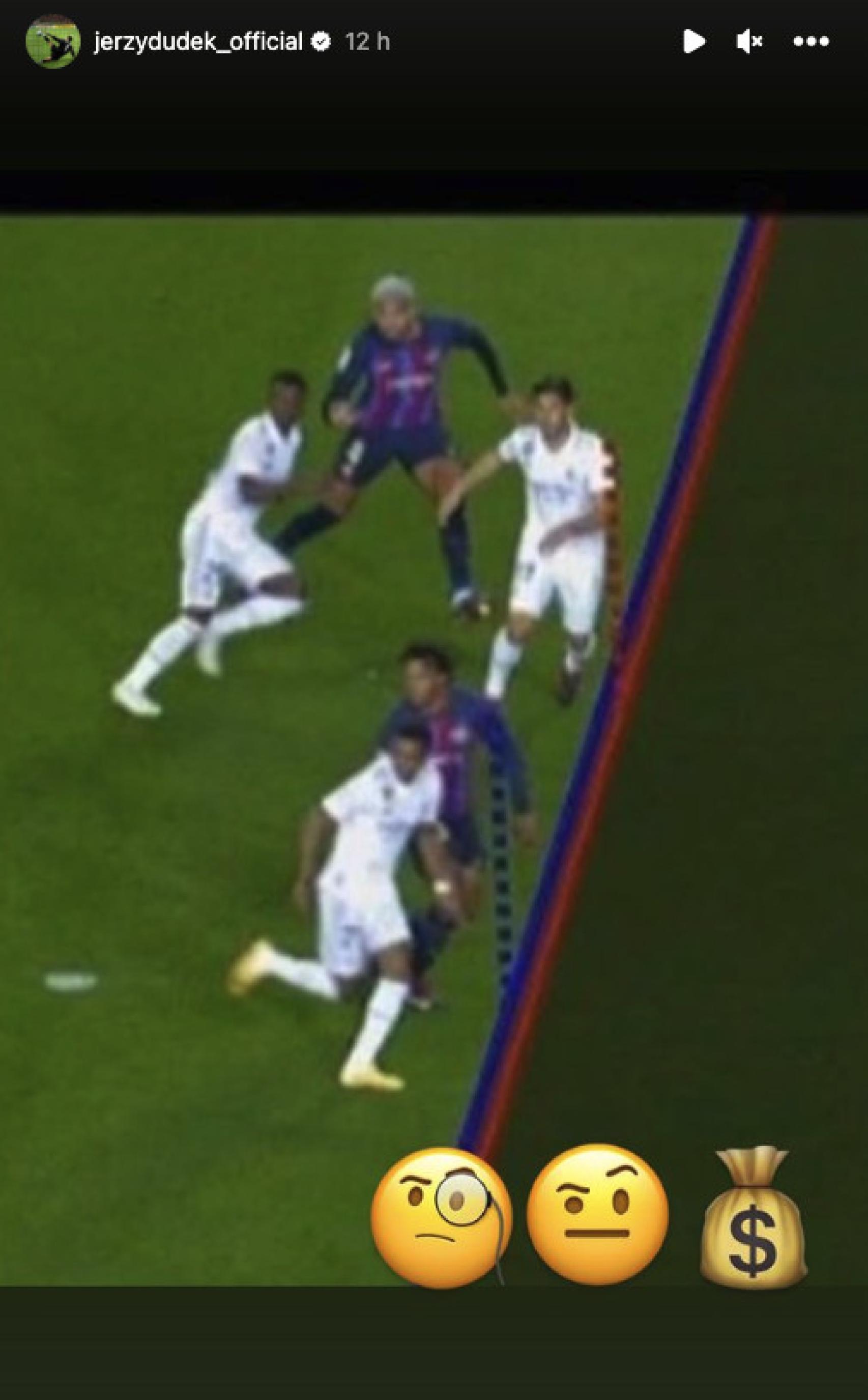 La protesta de Dudek por el arbitraje de El Clásico