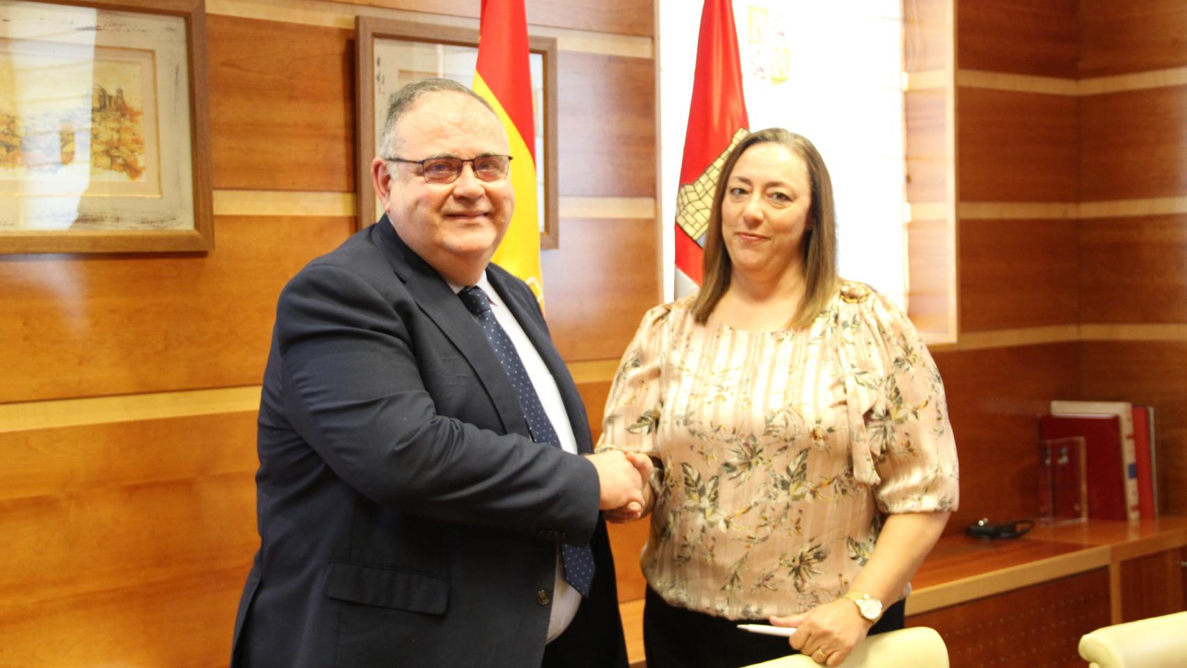 Firma del acuerdo entre Sanidad y SATSE para la mejora de las condiciones laborales de la enfermería de Castilla y León.