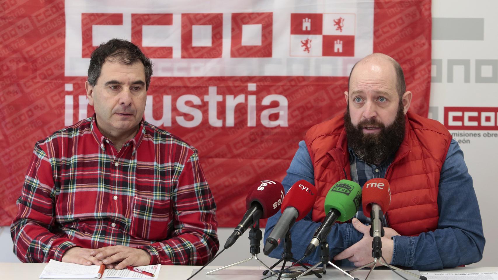 El secretario de Organización de Comisiones Obreras Industria en Castilla y León, Juan Manuel Ramos, y el provincial, Ángel Manuel Santos