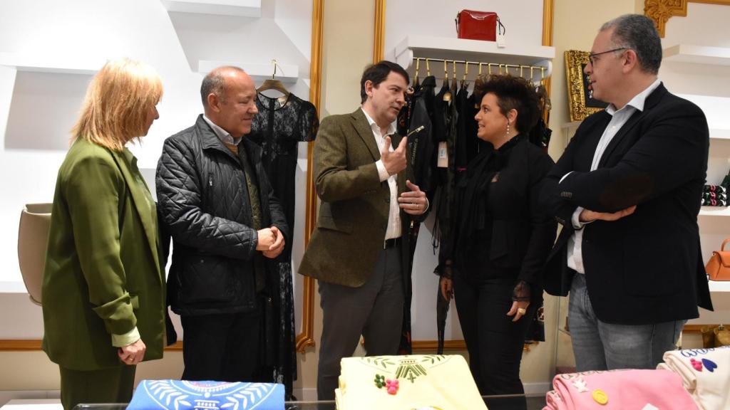 Mañueco, en la boutique Alma Mía de Zamora