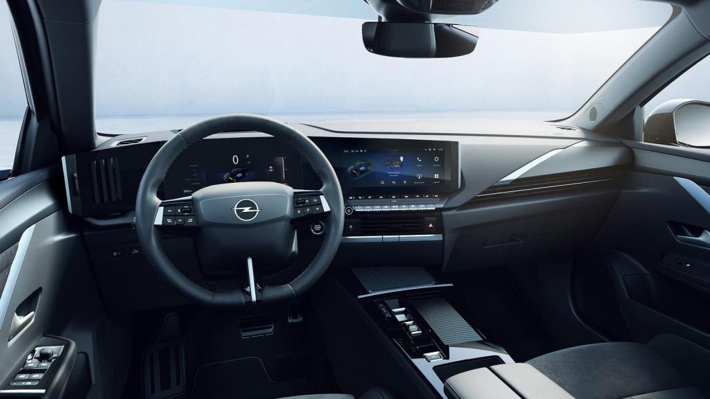 Interior del Opel Astra.
