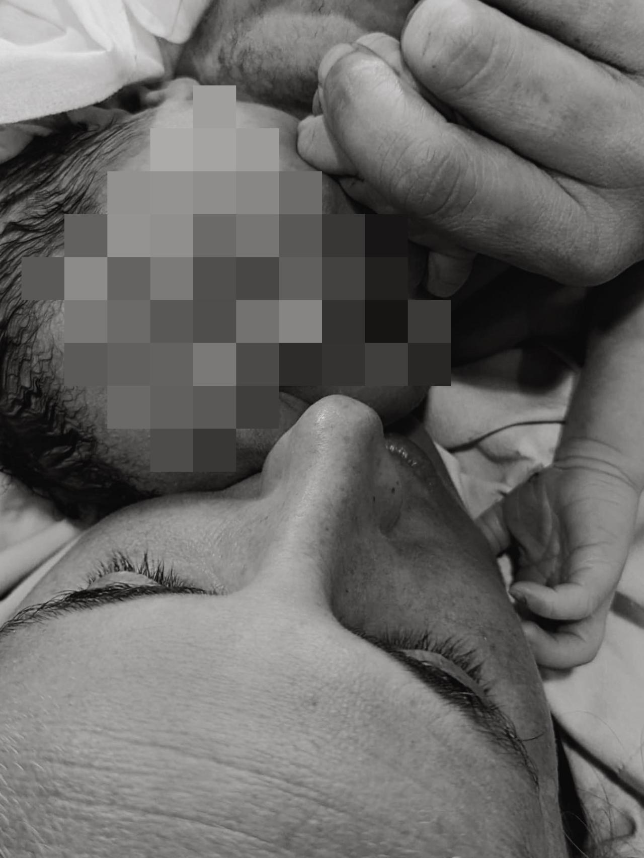Iciar Aragón posa con su bebé.
