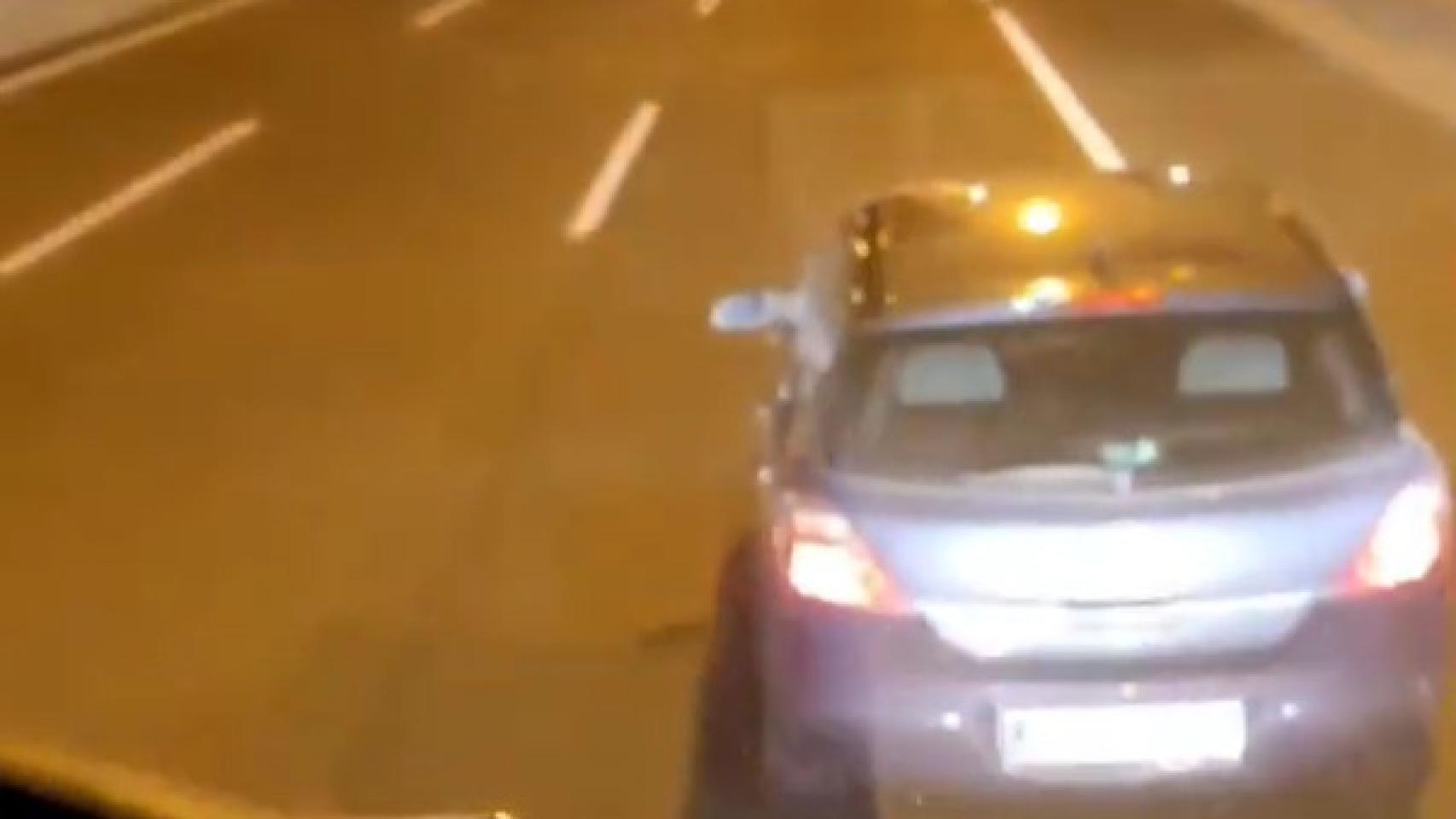 Se populariza la peligrosa actitud de un conductor que circulaba por la autovía de Guadalajara, a su paso por Azuqueca de Henares.