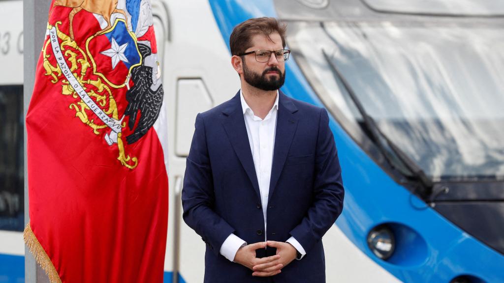 El presidente de Chile, Gabriel Boric, asiste a una actividad en la ciudad de Limache en Valparaíso, Chile, el 10 de enero de 2023.