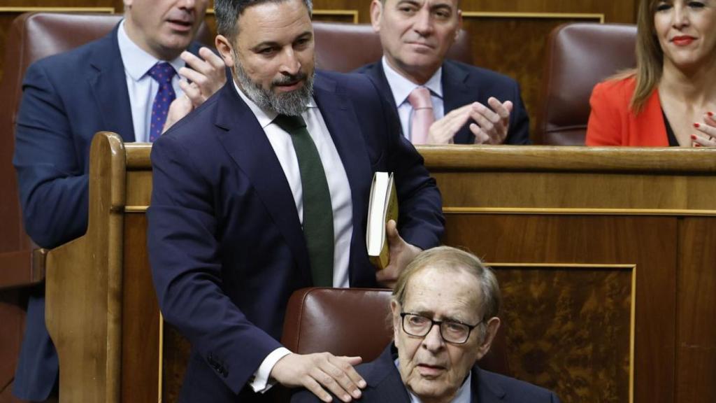 Santiago Abascal, junto al candidato Ramón Tamames.
