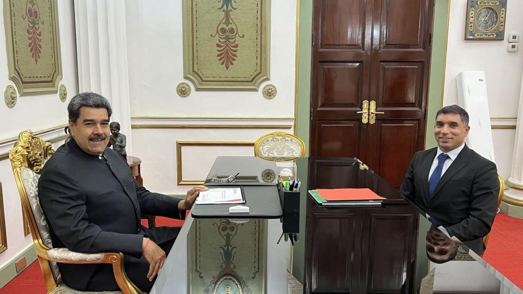 Nicolás Maduro y Pedro Tellechea.