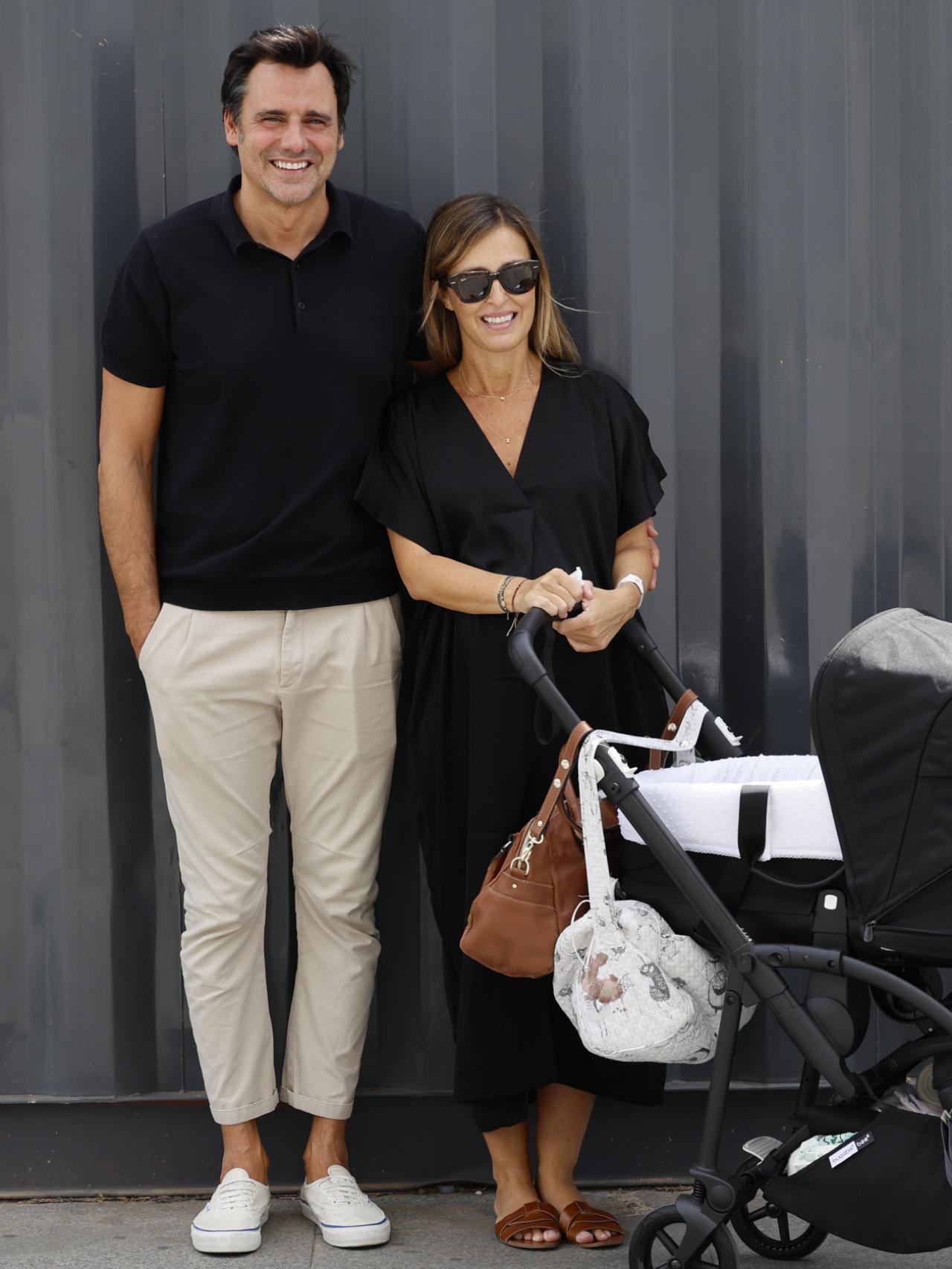 Aramendi y su mujer, con su hija pequeña, Marieta.