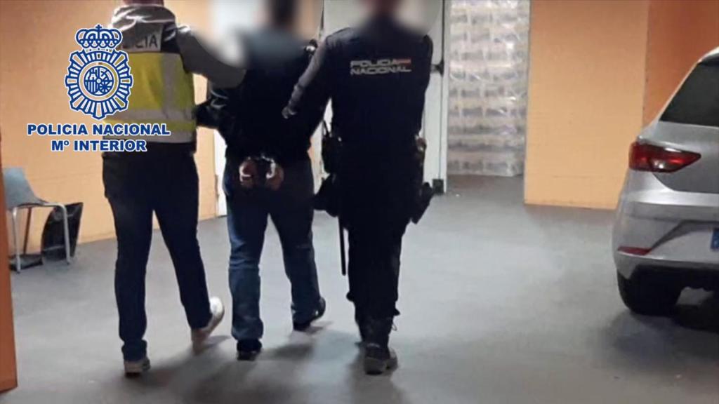 Uno de los tres detenidos de la banda acusada de robos a viviendas.
