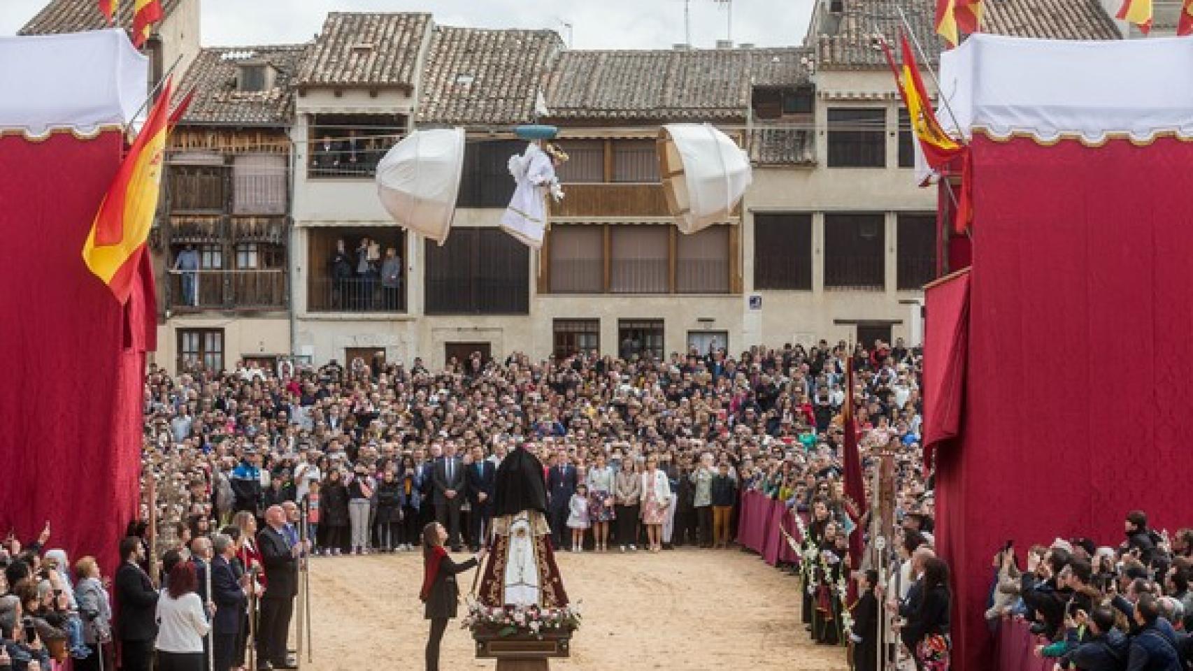 La Bajada del ángel en Peñafiel