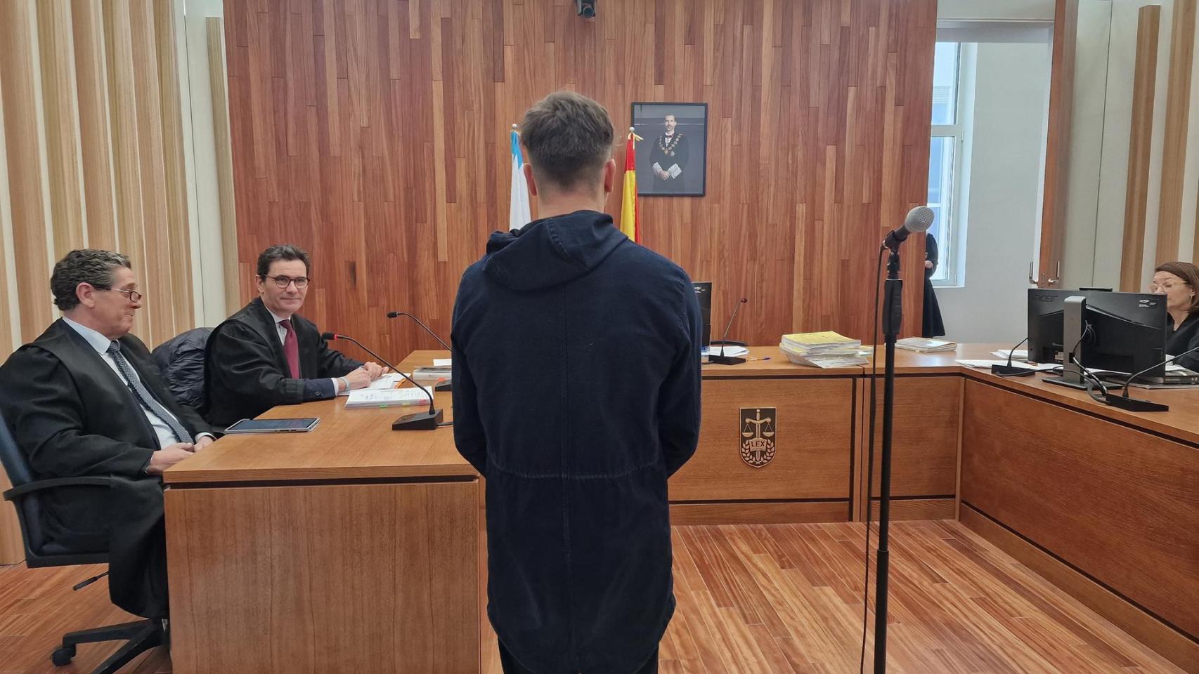 El acusado durante el juicio.