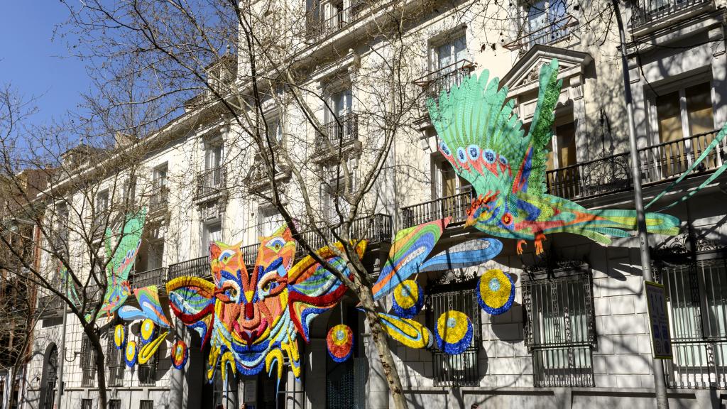 Mural de primavera en Casa de México.