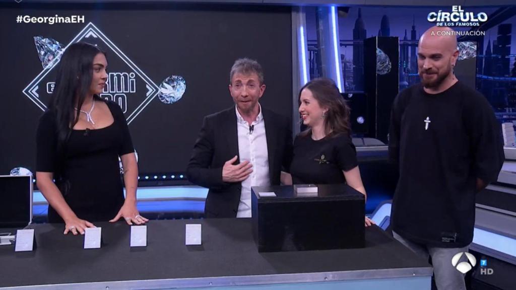 Pablo Motos, angustiado después de romper un diamante de 5.000 euros en 'El Hormiguero'.