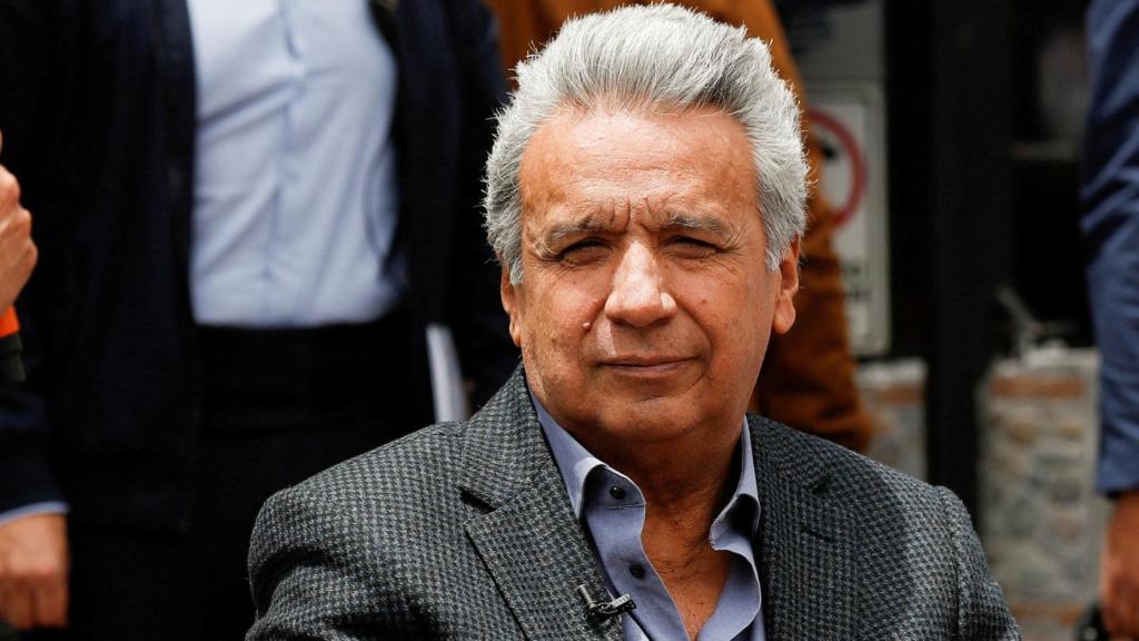 El presidente de Ecuador, Lenín Moreno, visita zonas afectadas por las protestas en Quito, en octubre de 2019.