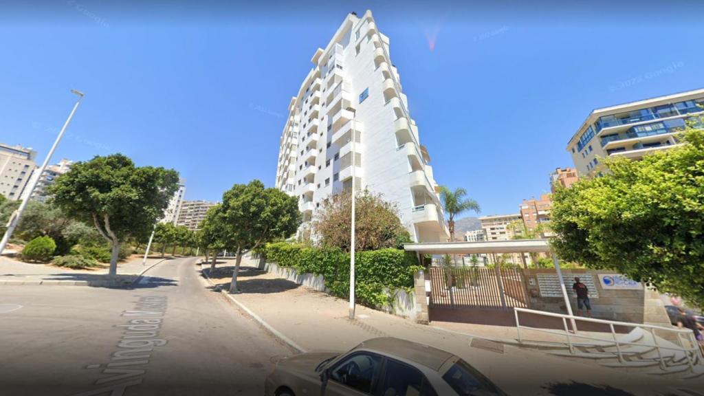 Visualización de la urbanización Mirador de la Cala de Villajoyosa a través de Google Maps Street View.