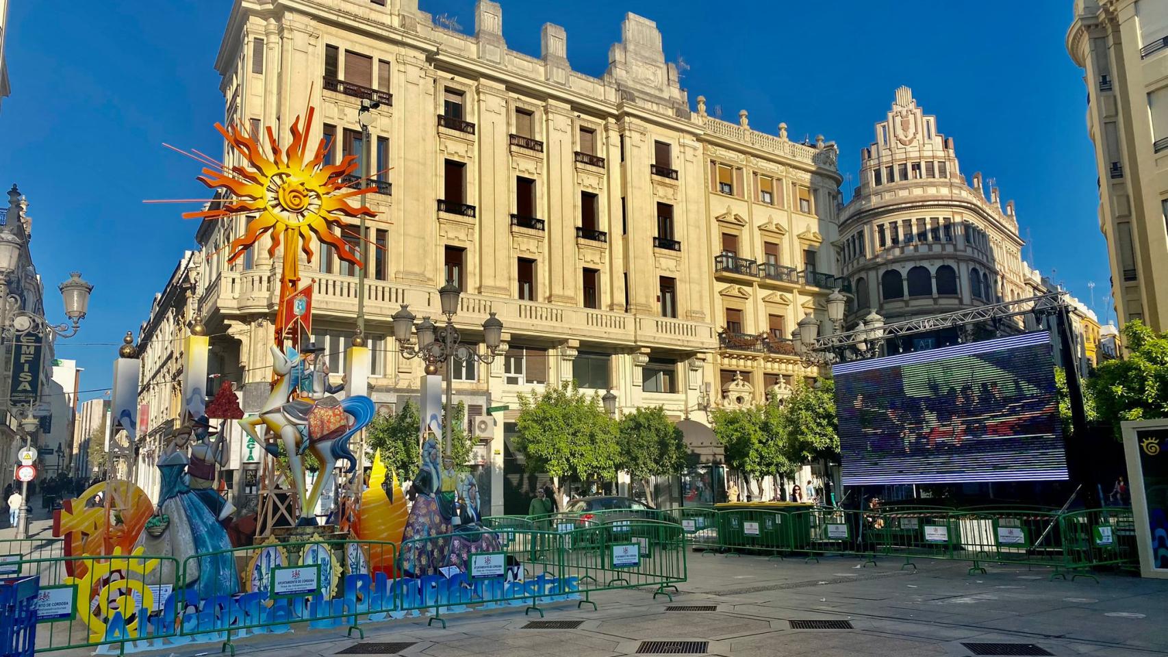 Hoguera plaza Tendillas.