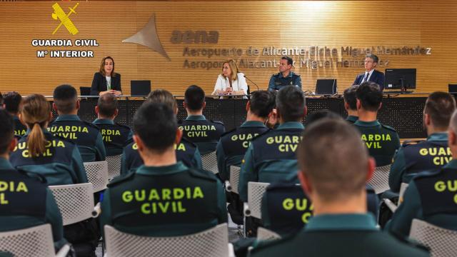 Presentación de los nuevos agentes, este viernes en Alicante.