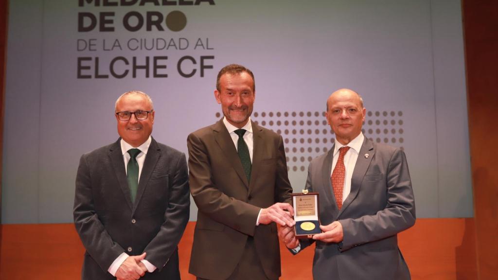 El Elche recibe la Medalla de Oro de su ciudad.