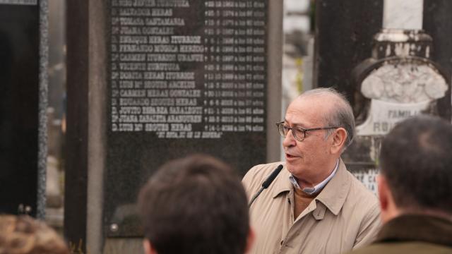 Nicolás Redondo Terreros interviene en un acto por el aniversario del asesinato de Fernando Múgica.