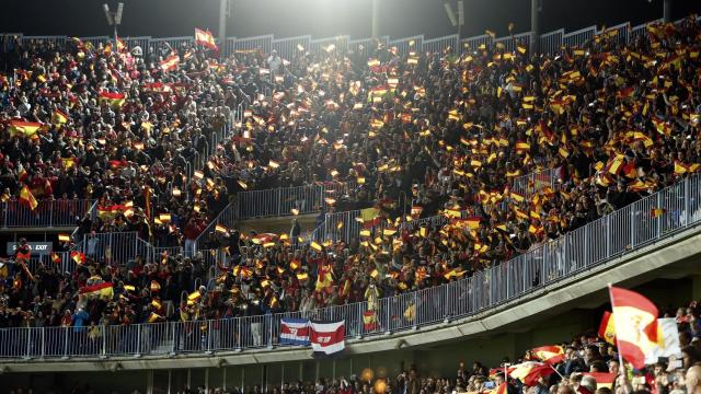 El estadio de La Rosaleda durante un partido de la Selección Española
