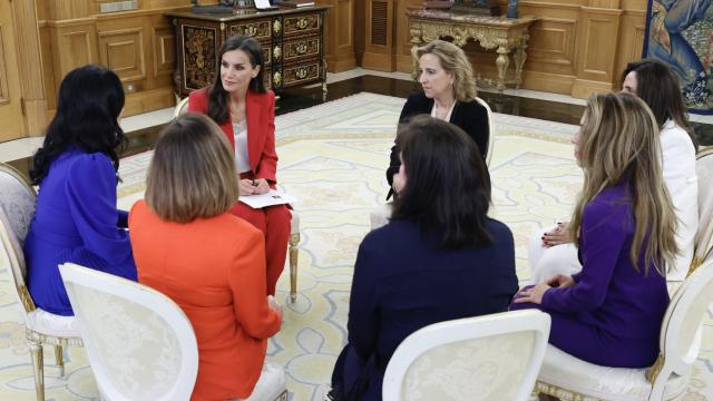 La reina Letizia y el Consejo Editorial de magasIN de EL ESPAÑOL