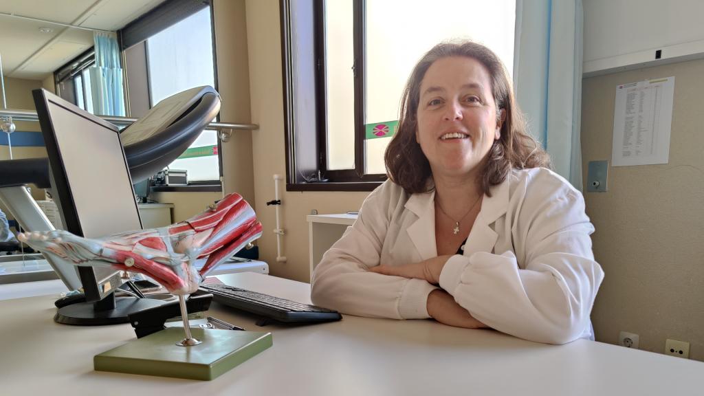 La podóloga Carolina Rosende en su despacho.
