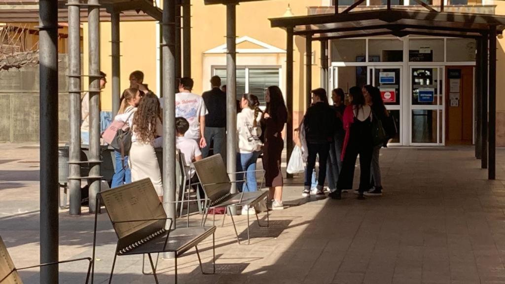 Jóvenes estudiantes en la UCAM