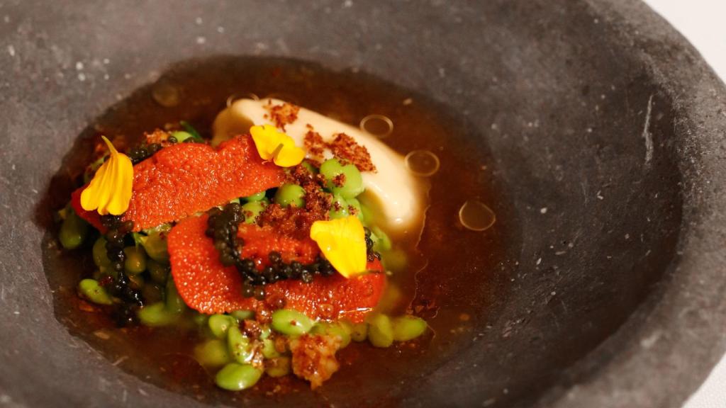 Guisantes lágrima de erizo de mar Topinambur Ramen del Club Allard.
