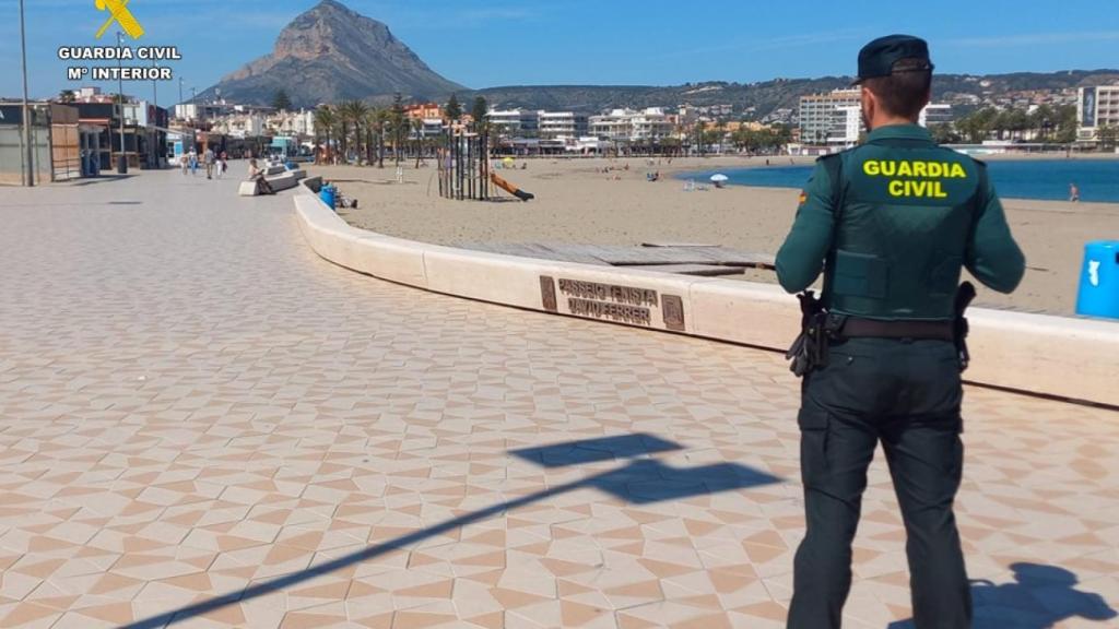 La Guardia Civil detiene a los autores de varios robos con violencia e intimidación en zonas de ocio de Jávea