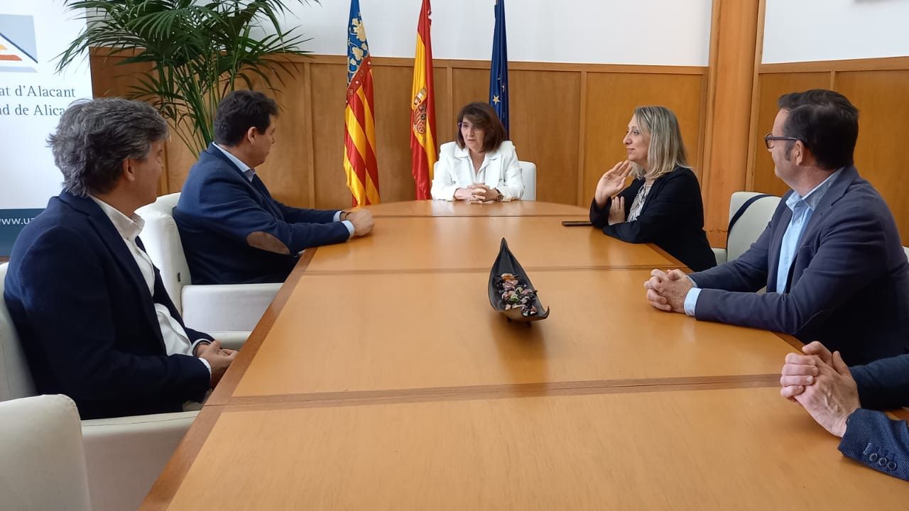 Encuentro de los representantes de UEPAL con la rectora de la UA.