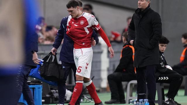 Andreas Christensen tras ser sustituido en un partido de la selección de Dinamarca