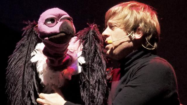 Jaime Figueroa en un momento del espectáculo 'El ventrílocuo'