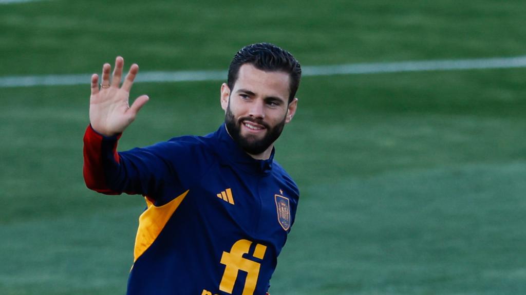 Nacho Fernández durante un entrenamiento con España