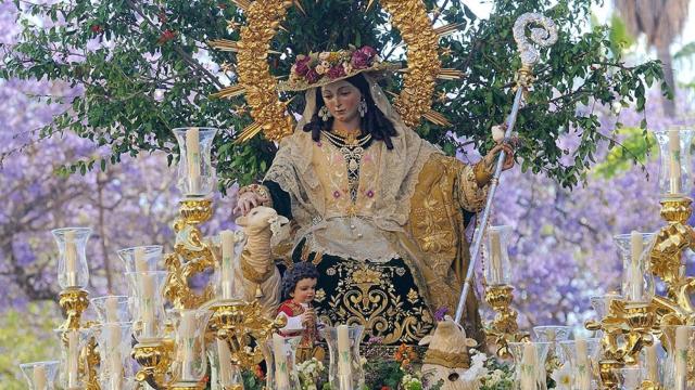 Fotografía de la Divina Pastora en su procesión.