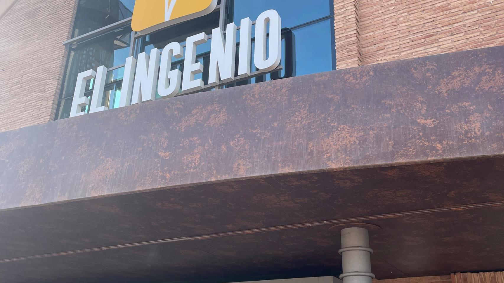 Una fotografía del centro comercial El Ingenio.