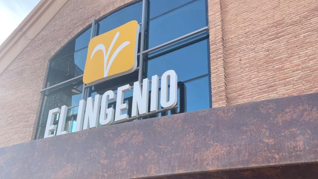 Una fotografía del centro comercial El Ingenio.