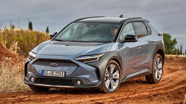 Nuevo Subaru Solterra, un SUV eléctrico de gran tamaño.