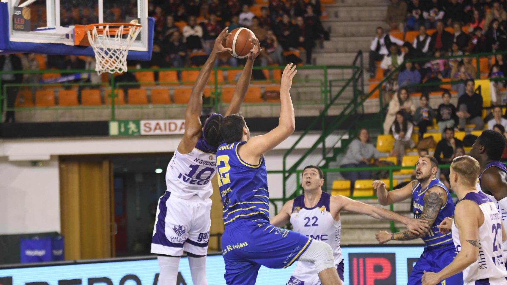 Imagen del partido entre el Real Valladolid Baloncesto y el Ourense, este sábado.