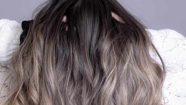 Detalle de un look del 'street style'.