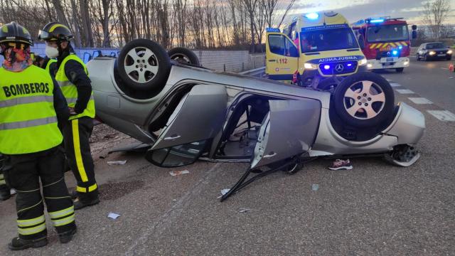El vuelco del vehículo en Laguna de Duero