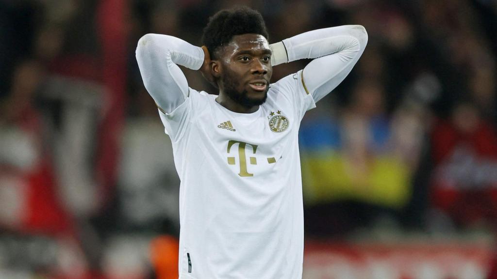 Alphonso Davies, en un partido del Bayern Munich de la temporada 2022/2023