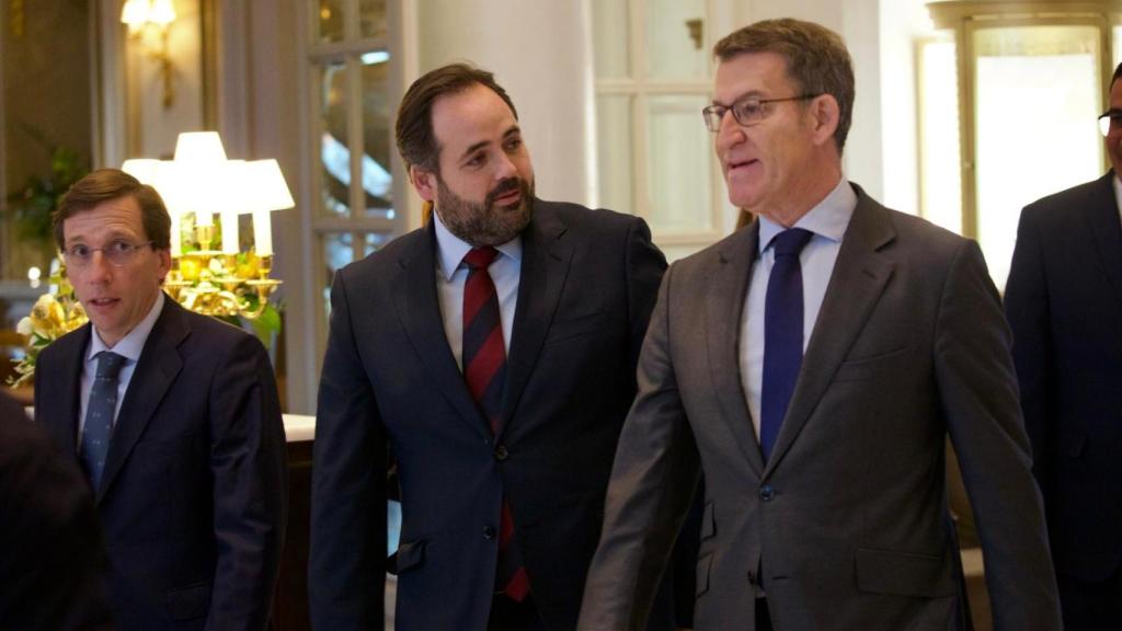 Martínez Almeida, Paco Núñez y Núñez Feijóo. Foto: PP CLM.