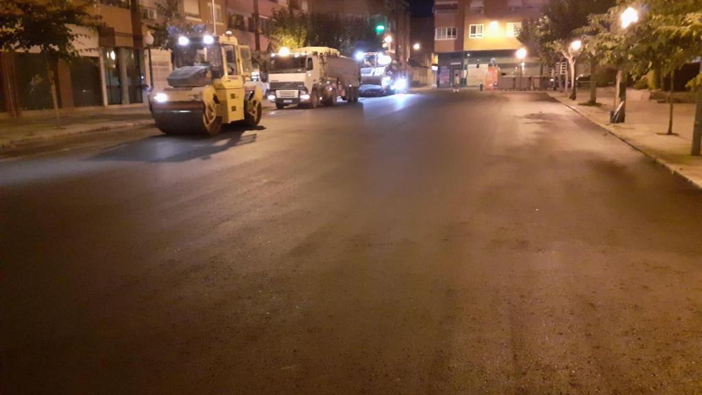 Una de las vías asfaltadas.