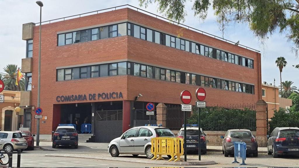 Comisaría de Policía Nacional, en el Barrio del Carmen de Murcia, donde acudió la familia de María José a denunciar su desaparición.