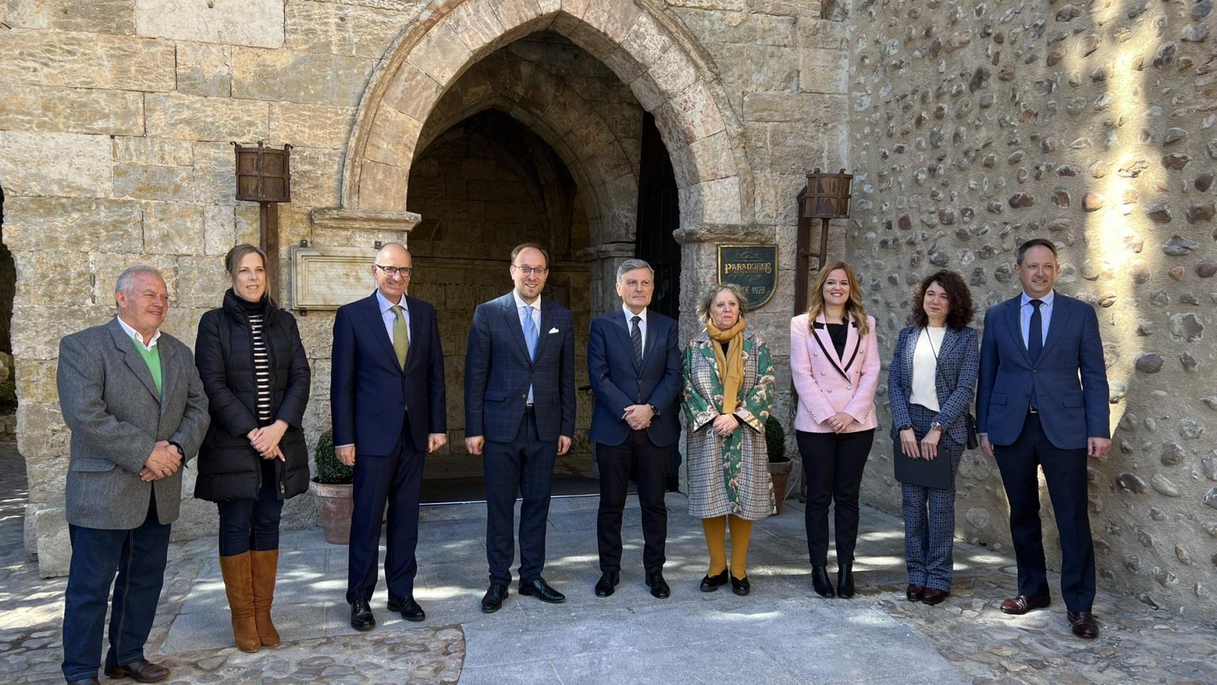 Autoridades en la reapertura del Parador de Ciudad Rodrigo