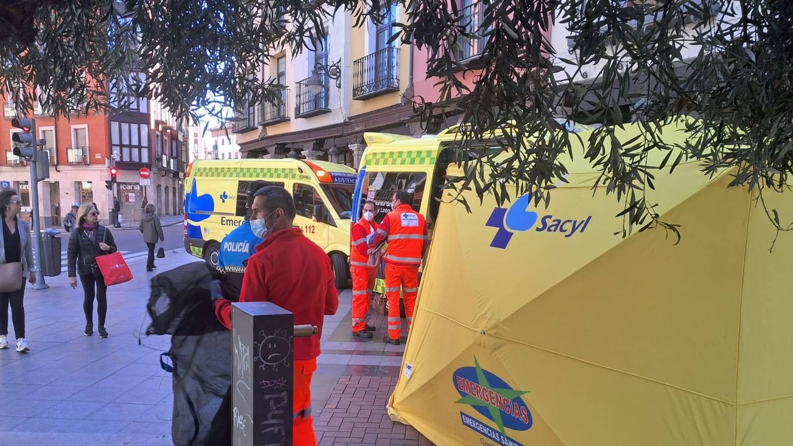 Imagen del dispositivo de emergencias montado en la Plaza de Fuente Dorada.