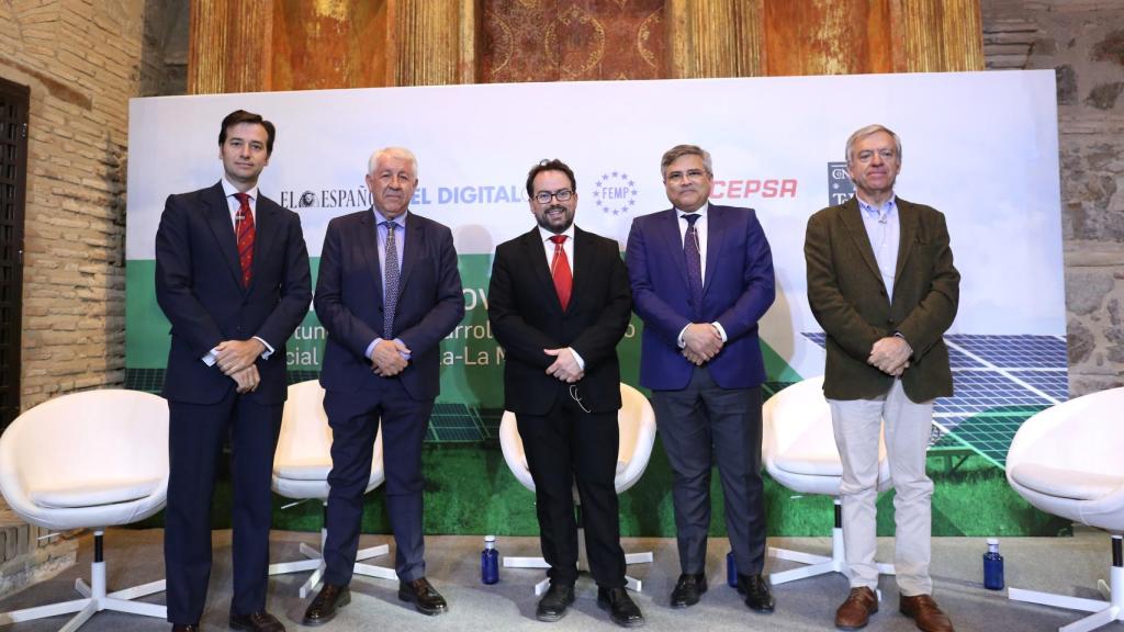 Gerónimo de Angulo, Manuel Guirao, Javier Ruiz, Javier de Antonio y José Donoso, de izquierda a derecha.